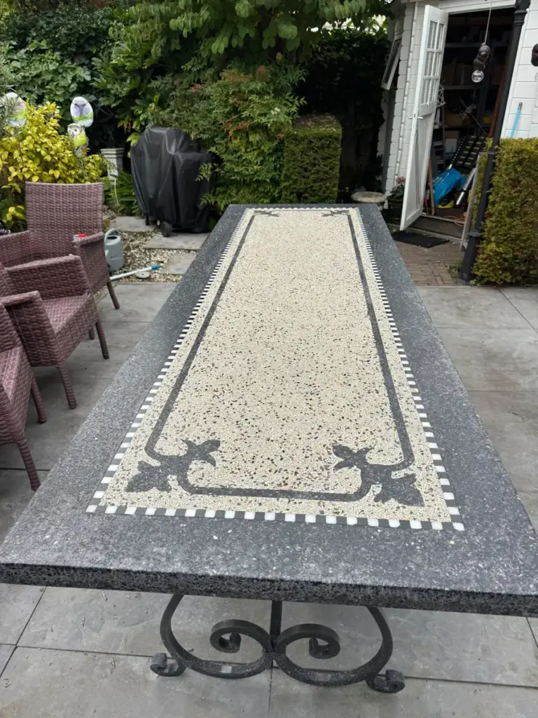 Granito tuintafel na behandeling, schoon (Amsterdam)